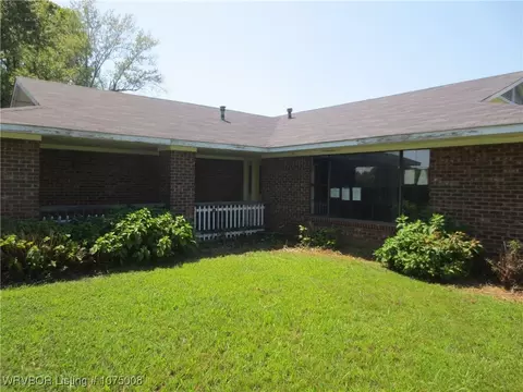 1633 Main St, Mulberry, AR 72947