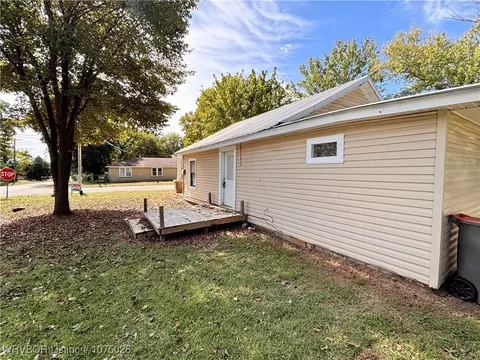 312 Choctaw St, Hackett, AR 72937 photo 3