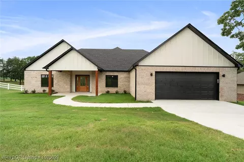 305 Eagle Crest Dr, Poteau, OK 74953