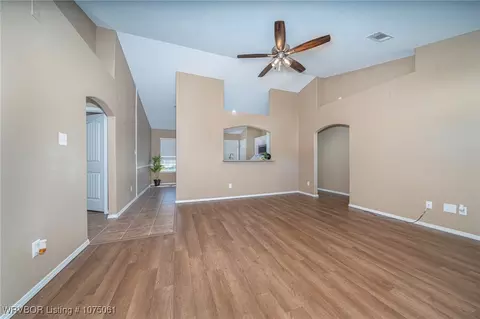 Living - 604 Dugan Mill Cir, Fort Smith, AR 72908 photo 5 of 6