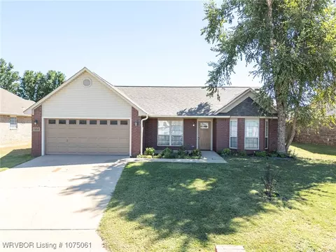 604 Dugan Mill Cir, Fort Smith, AR 72908