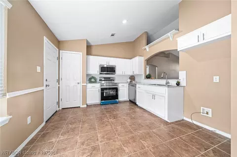 Kitchen - 604 Dugan Mill Cir, Fort Smith, AR 72908 photo 1 of 2