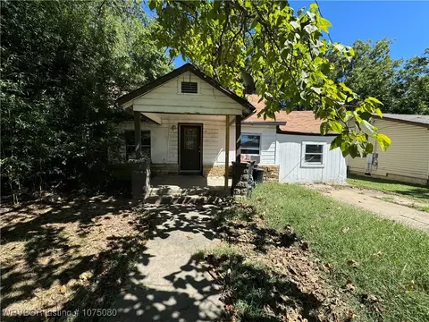 514 N Main St, Mulberry, AR 72947