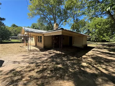 116 E 7th St, Mulberry, AR 72947 photo 2