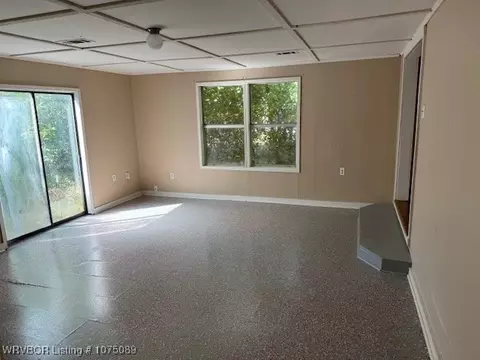 Living - 3424 Wirsing Ave, Fort Smith, AR 72904 photo 2 of 3