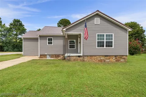 811 E 5th St, Booneville, AR 72927