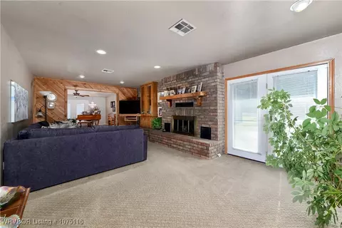 Living - 474846 E 1007 Rd, Muldrow, OK 74948 photo 2 of 3