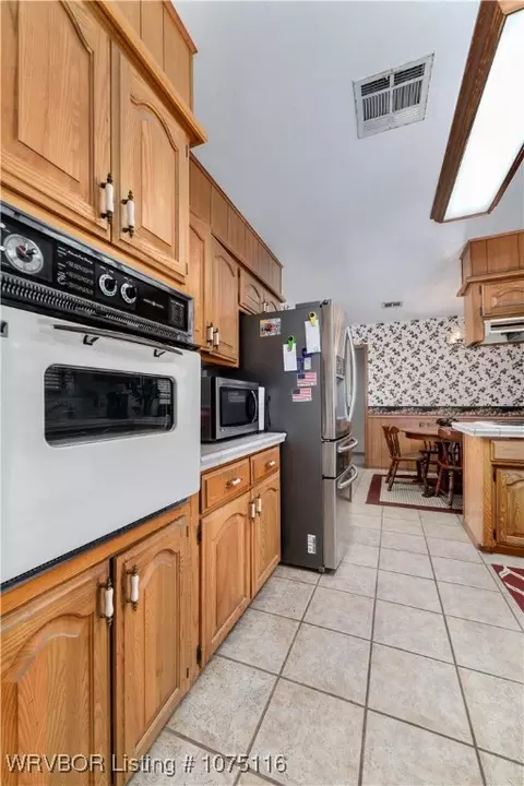 Kitchen - 474846 E 1007 Rd, Muldrow, OK 74948 photo 2 of 3