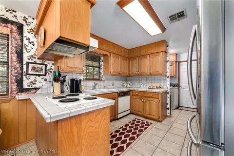 Kitchen - 474846 E 1007 Rd, Muldrow, OK 74948 photo 1 of 3
