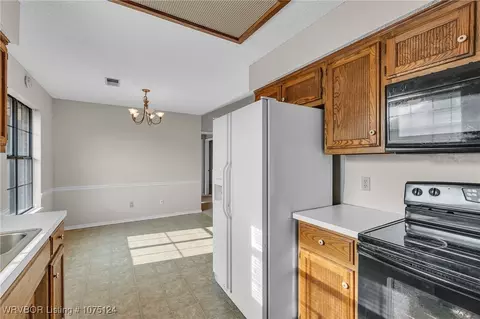 Kitchen - 2209 Meadow Ln, Barling, AR 72923 photo 2 of 2