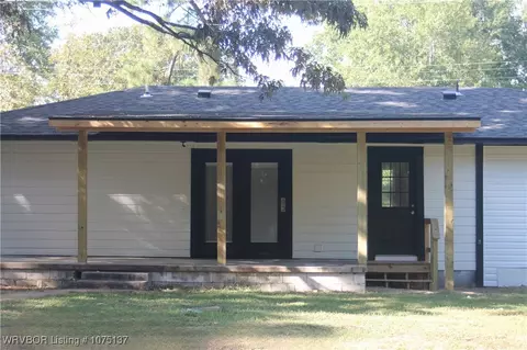 Exterior - 3122 Walnut St, Fort Smith, AR 72904 photo 4 of 4