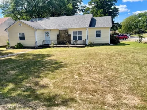 1400 S 40th St, Fort Smith, AR 72903