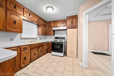 Kitchen - 1023 S 19th St, Fort Smith, AR 72901 photo 2 of 3