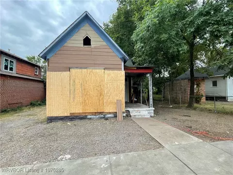 1216 N 12th St, Fort Smith, AR 72901