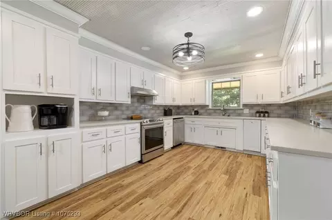 Kitchen - 3320 S 35th St, Fort Smith, AR 72903 photo 2 of 2