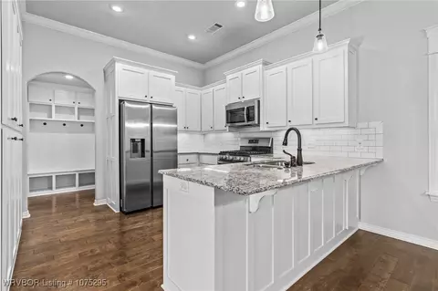 Kitchen - 5508 Thomas Rd, Fort Smith, AR 72916 photo 1 of 2