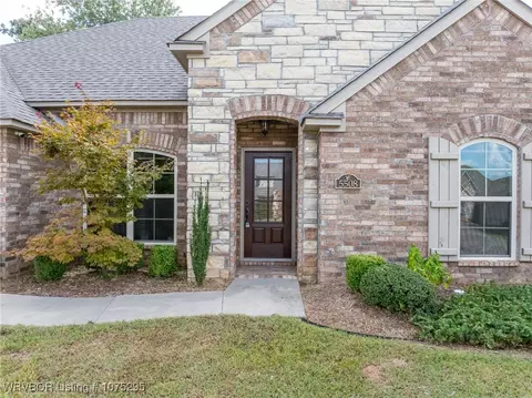 Exterior - 5508 Thomas Rd, Fort Smith, AR 72916 photo 2 of 8
