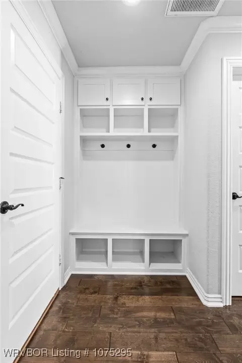 Entry Way - 5508 Thomas Rd, Fort Smith, AR 72916 photo 3 of 5