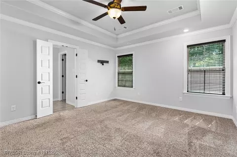 Entry Way - 5508 Thomas Rd, Fort Smith, AR 72916 photo 4 of 5