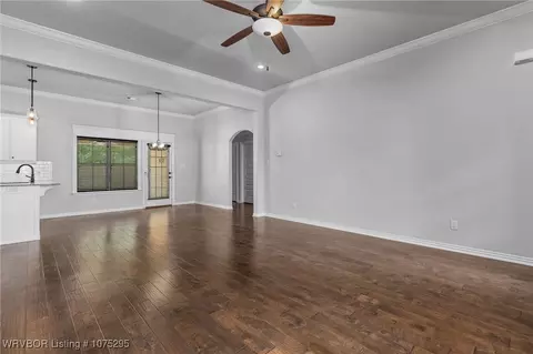 Living - 5508 Thomas Rd, Fort Smith, AR 72916 photo 4 of 4