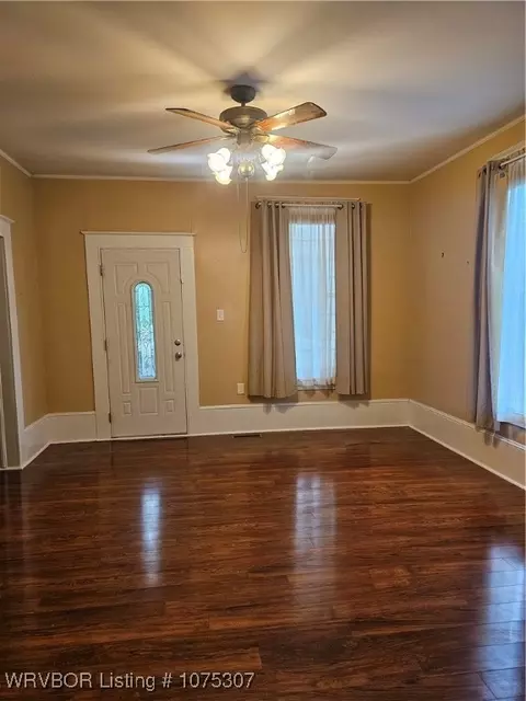 711 1st St, Paris, AR 72855 photo 2