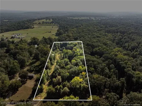 8800 Bearclaw Rd, Mulberry, AR 72947