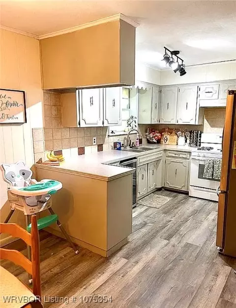 Kitchen - 3610 Pleasant St, Ozark, AR 72949 photo 1 of 1