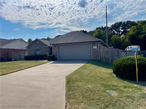 8206 Avignon, Fort Smith, AR 72908 photo 4
