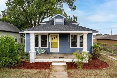 8 N 15th St, Van Buren, AR 72956