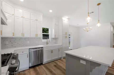 Kitchen - 9111 Carson Way, Fort Smith, AR 72908 photo 2 of 3