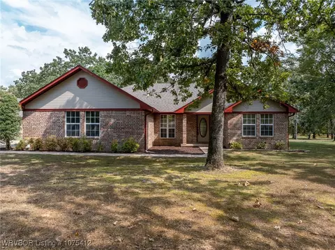 820 Deerwood Dr, Greenwood, AR 72936