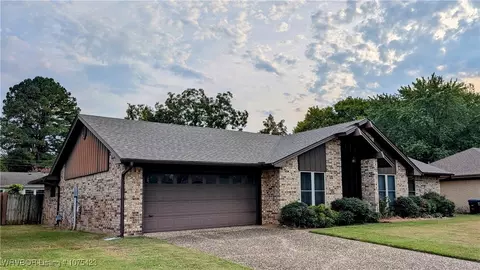 Exterior - 4624 S U St, Fort Smith, AR 72903 photo 3 of 6