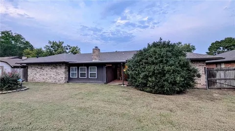 Exterior - 4624 S U St, Fort Smith, AR 72903 photo 4 of 6