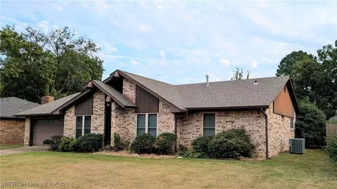 Exterior - 4624 S U St, Fort Smith, AR 72903 photo 2 of 6