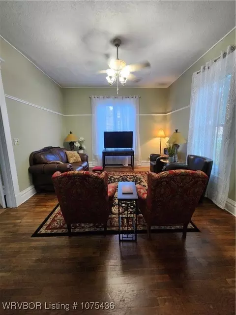 Living - 712 S 17th St, Fort Smith, AR 72901 photo 2 of 2