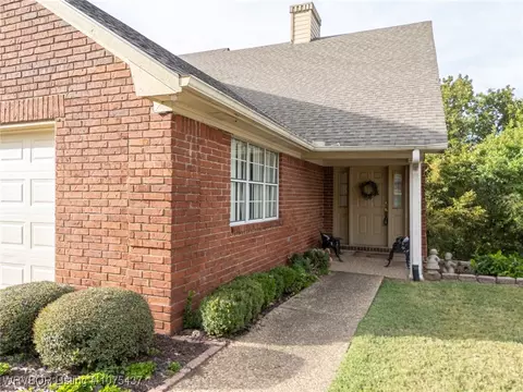 Exterior - 2915 S Gary St, Fort Smith, AR 72901 photo 3 of 8