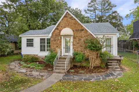 Exterior - 1003 S 22nd St, Fort Smith, AR 72901 photo 2 of 10