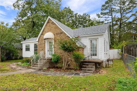 Exterior - 1003 S 22nd St, Fort Smith, AR 72901 photo 3 of 10