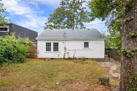 Exterior - 1003 S 22nd St, Fort Smith, AR 72901 photo 5 of 10