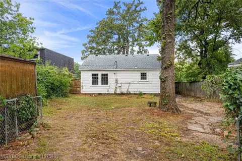 Exterior - 1003 S 22nd St, Fort Smith, AR 72901 photo 6 of 10