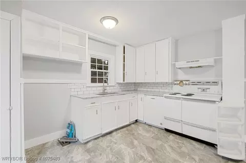 Kitchen - 1003 S 22nd St, Fort Smith, AR 72901 photo 2 of 2