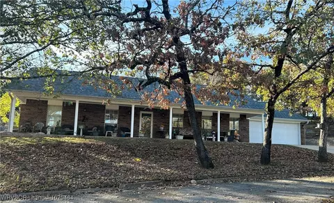 307 Mission Dr, Poteau, OK 74953