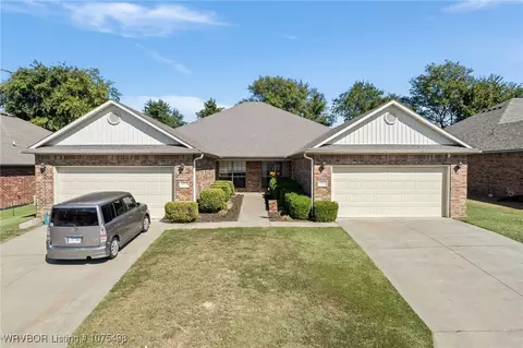 422 Crestview Dr, Van Buren, AR 72956