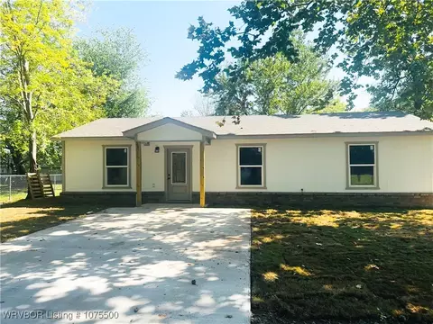 109 S Ada St, Muldrow, OK 74948