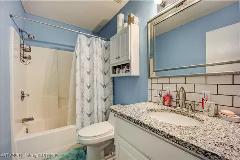 Bath - 1103 12th Ter, Barling, AR 72923 photo 1 of 2
