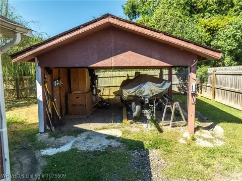 Exterior - 1103 12th Ter, Barling, AR 72923 photo 5 of 7