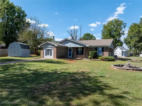 1414 12th Cir, Barling, AR 72923