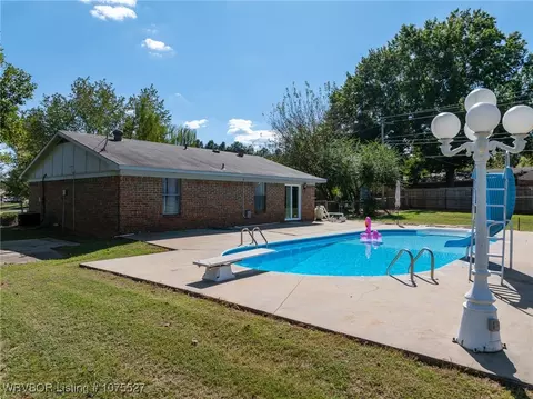 Exterior - 1414 12th Cir, Barling, AR 72923 photo 7 of 12
