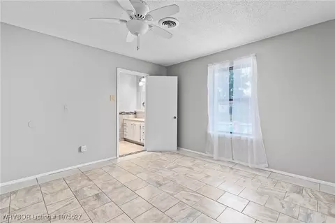 Bedroom - 1414 12th Cir, Barling, AR 72923 photo 8 of 10