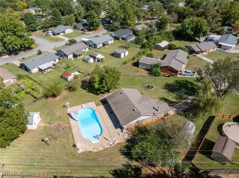 View/Area - 1414 12th Cir, Barling, AR 72923 photo 2 of 3
